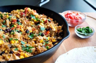 Sartén Mexicana De Pollo Y Arroz