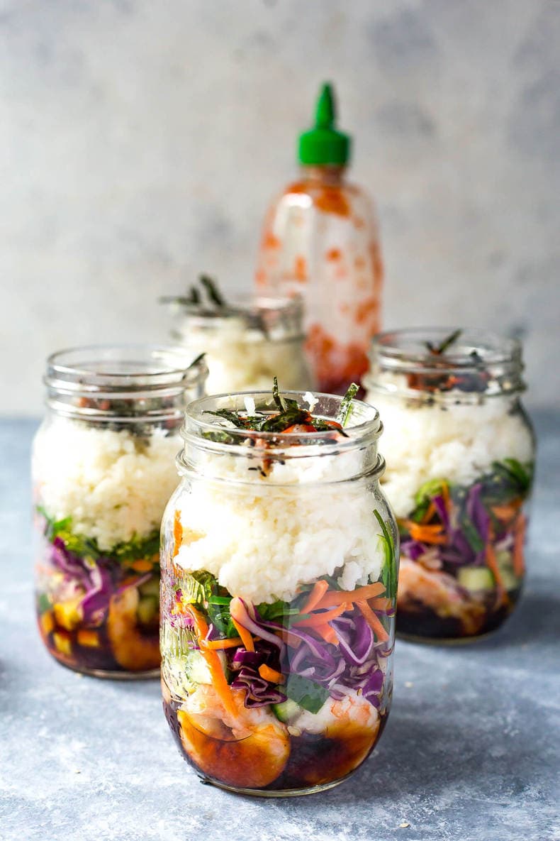 Tarros de sushi con camarones y dinamita