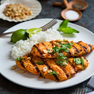 Pollo a la plancha al curry rojo tailandés