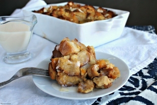 Pudín De Pan De Amaretto De Melocotón