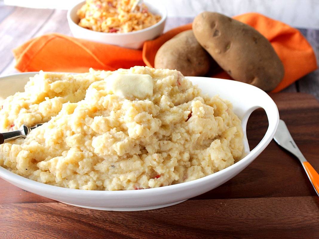 Mashed Potatoes with Pimento Cheese