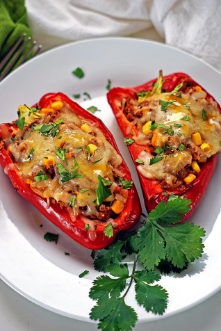 Quinua De Maíz Y Chorizo ​​Relleno De Pimientos