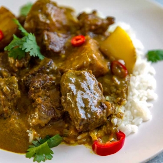 Guiso de carne de coco al curry
