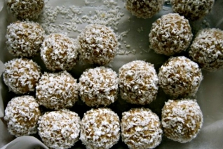 Receta: Bolas de Coco con Chocolate (Bolitas de Coco)