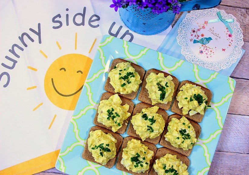 Fácil de preparar la receta de canapés de ensalada de huevo cremoso