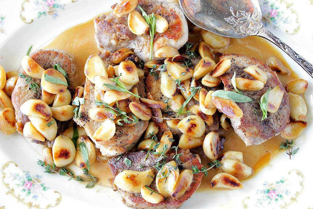 Chuletas de cerdo suaves y dulces amantes del ajo - kudoskitchenbyrenee.com