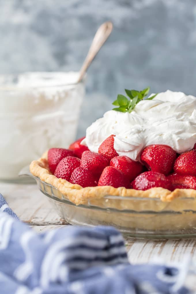 ¡No sería una celebración sin FRESH FRESA PIE! El postre más hermoso, delicioso y sencillo perfecto para cada ocasión.