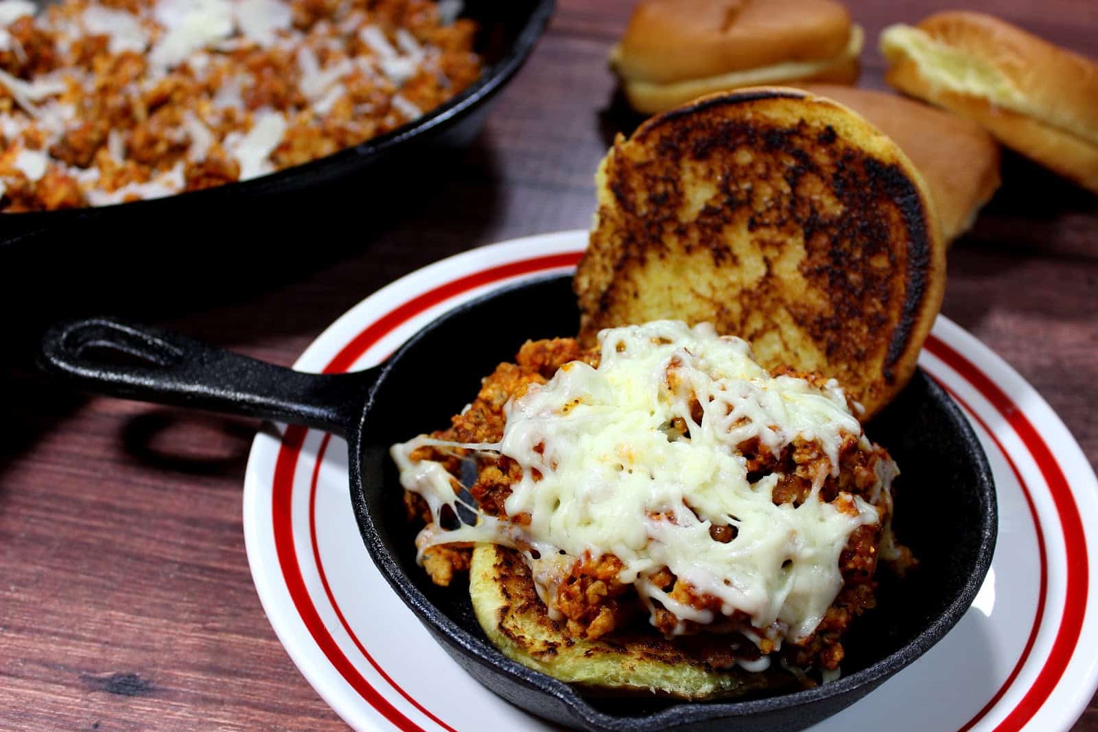 Rápida y fácil receta de sartén de pollo parmesano descuidado