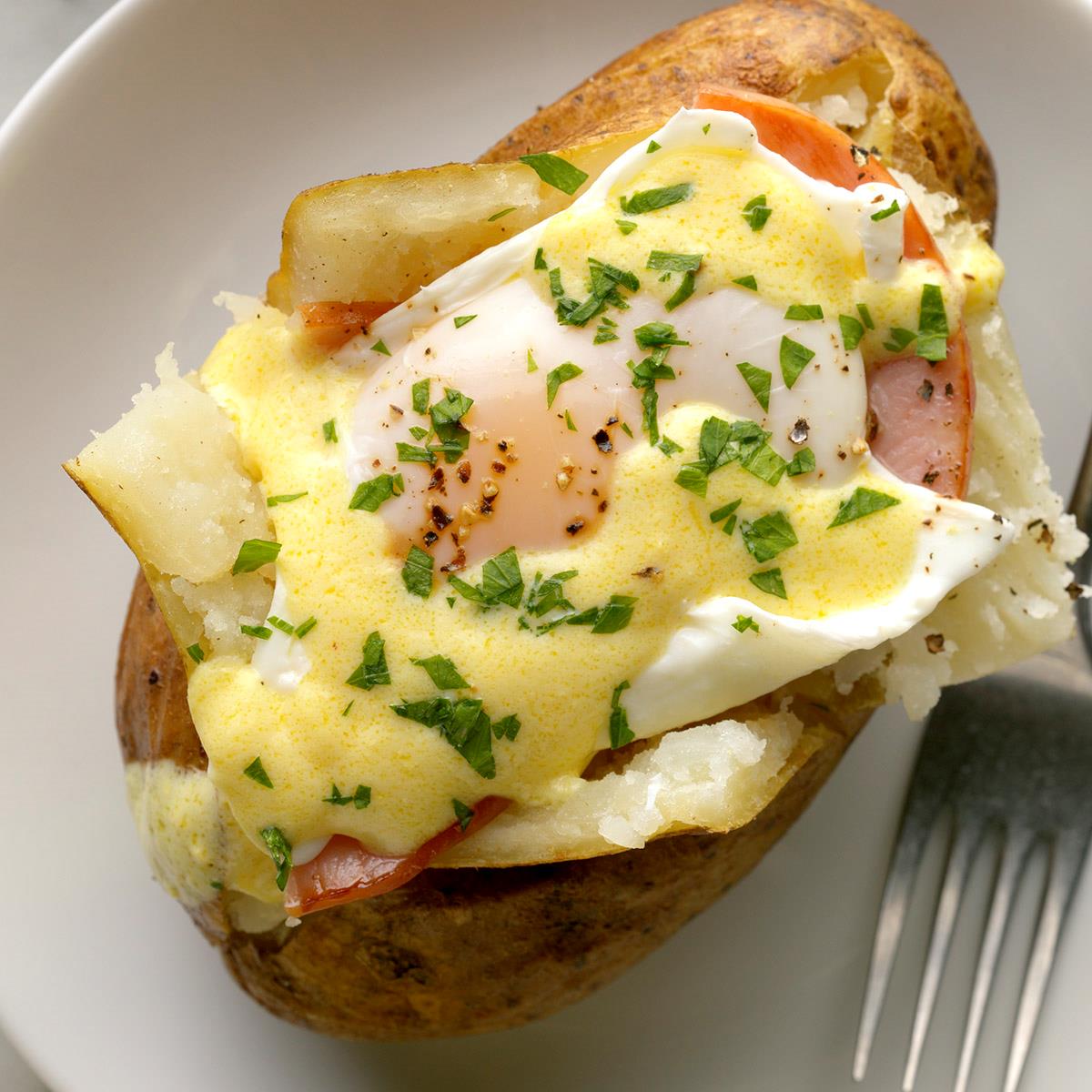 Receta de papas al horno Benedict de huevos