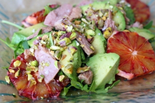 Receta De Ensalada Española De Atún Vientre, Naranja Sangre Y Aguacat