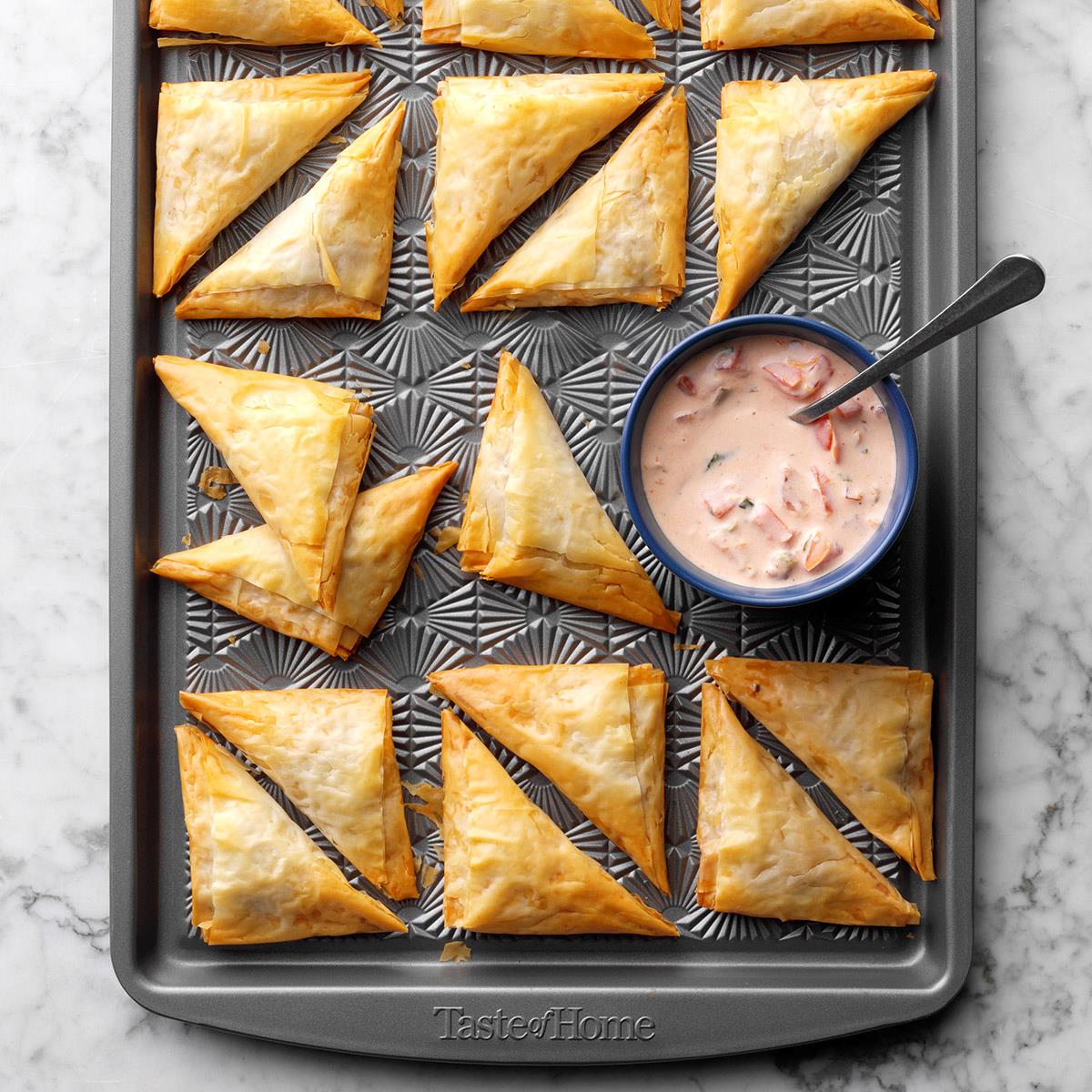 Receta de Nacho Triángulos con Salsa-Ranch Dipping Sauce