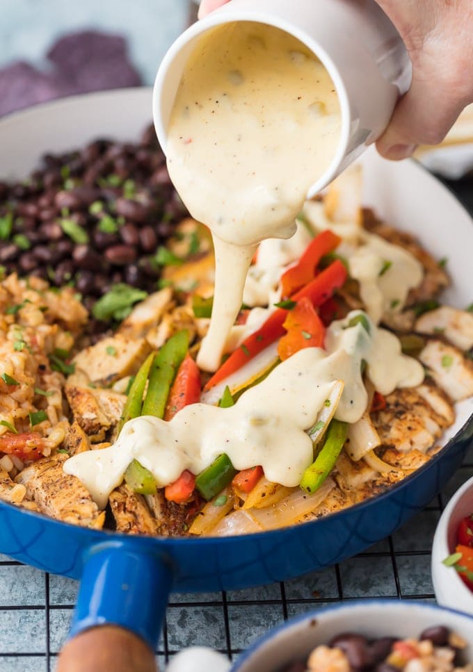 Fajitas de pollo cubiertas con queso