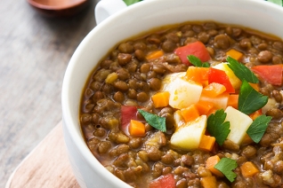 Sencilla receta de sopa de lentejas al curry con cúrcuma y comino