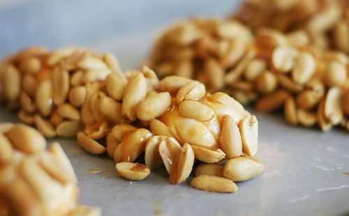 Rollos de nueces de caramelo saladas caseras