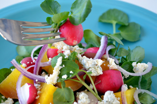 Salade de betteraves dorées, de cresson et de gorgonzola