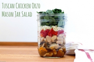 Ensalada de Orco Mason Jar de pollo toscano