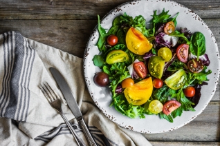 Ensalada de tomate, rúcula y espinaca reliquia