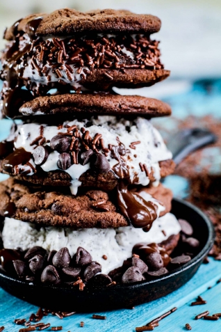 Sándwich de galletitas con doble chip de chocolat