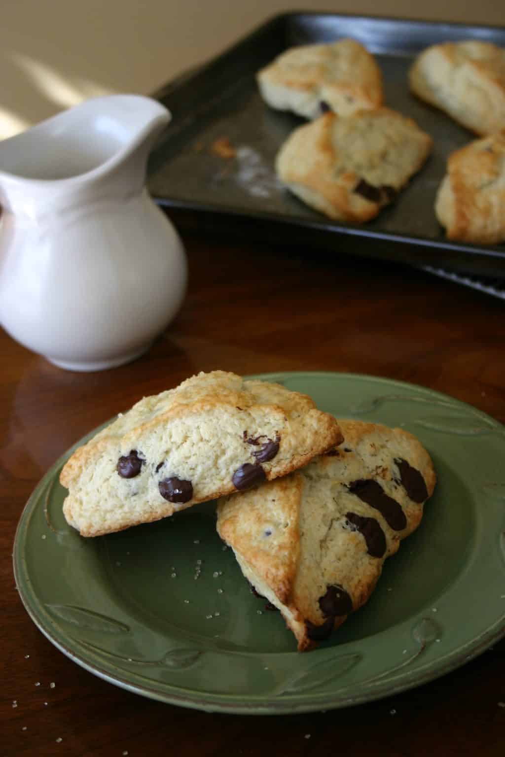 Scones de crema de chocolate oscuro