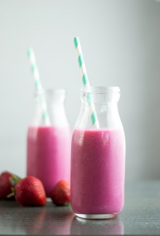 Batido de frutas de dragón con guayaba
