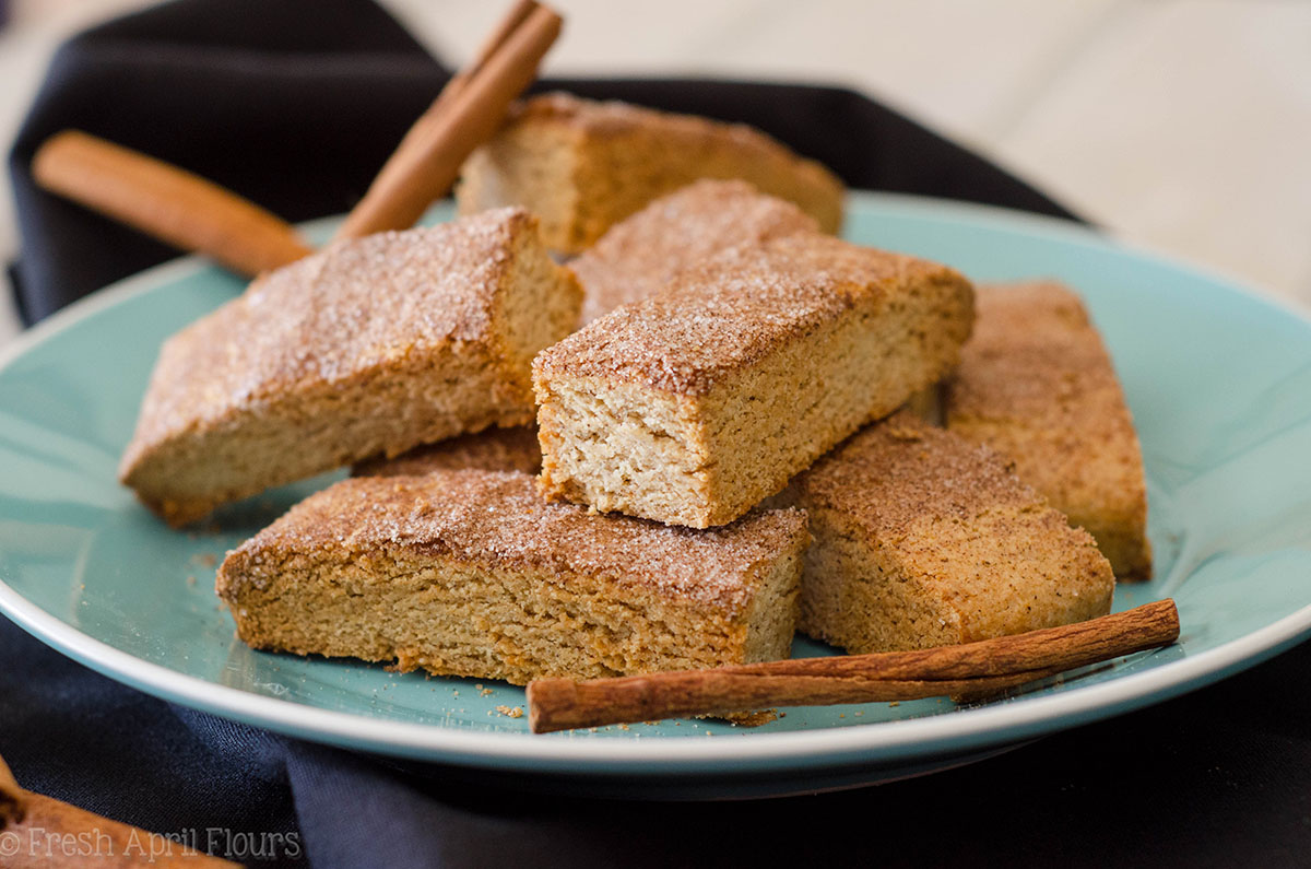 Snickerdoodle Biscotti: Cinnamon-spiced biscotti covered in a crunchy cinnamon sugar coating. It
