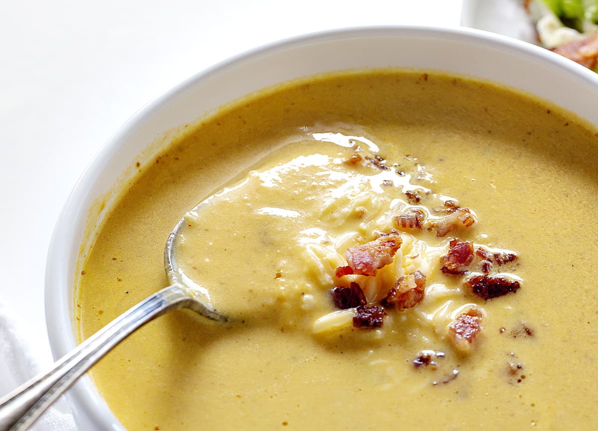 Cucharada de sopa de calabaza