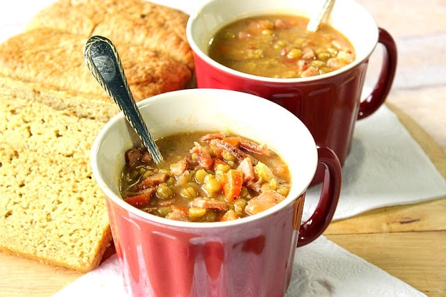 Cómoda sopa de arvejas de cocción lenta con jamón