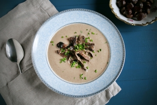 Sopa cremosa de champiñones y castañas