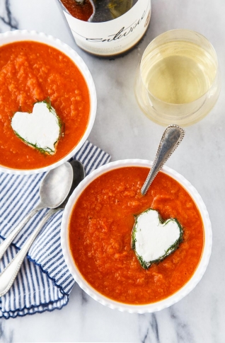 Sopa De Tomate De Hinojo (Con Corazones De Queso De Cabra)