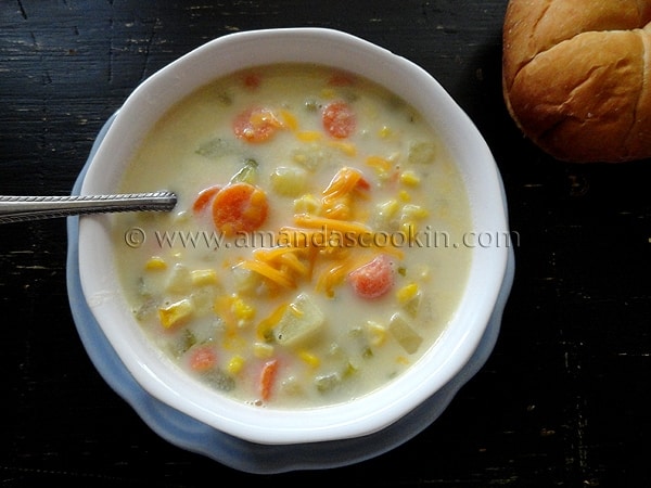 Sopa de ma&iacute;z simple