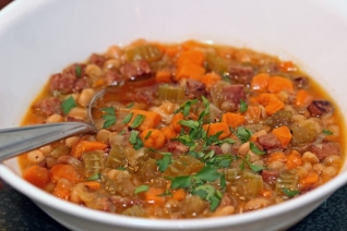 Sopa De Patata Dulce, Jamón Y Frijoles Blancos