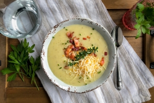 Crema de olla de cocción lenta de sopa de patata