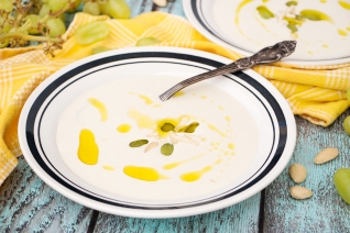 Ajo Blanco & # 8211; Español Almendra Fría & # 038; Sopa de ajo