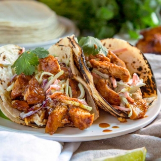 Tacos De Pollo Con Chipotle Y Miel De Limón
