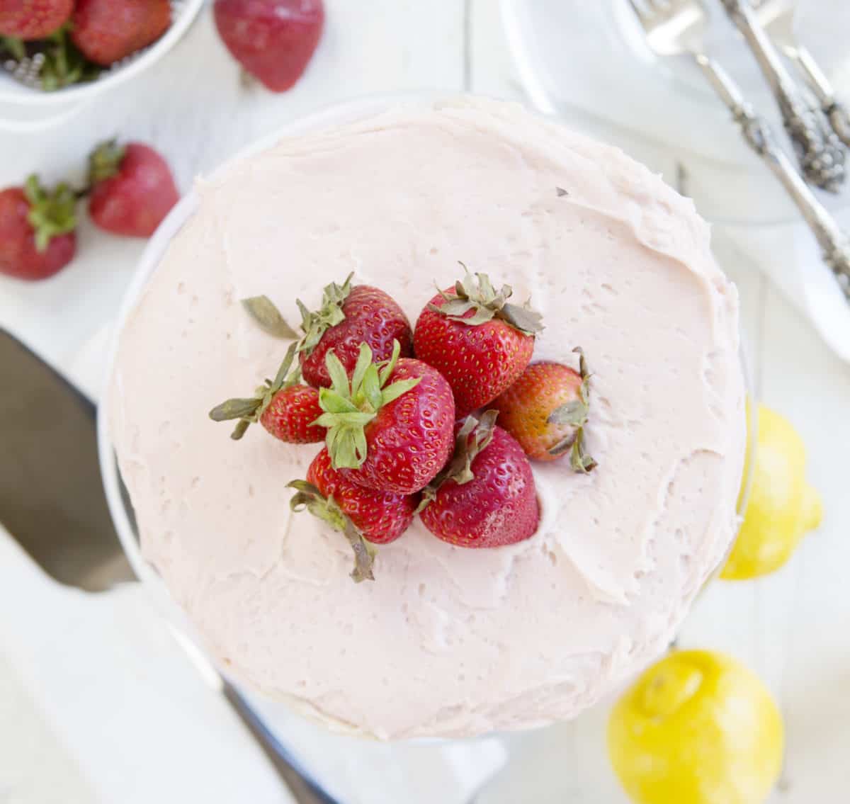 Tarta de Limón con Crema de Fresa