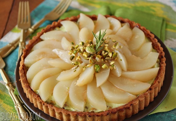 Tarta de pera y pistacho
