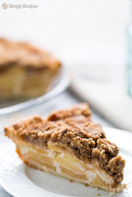 Sour Cream Apple Pie with Streusel Topping