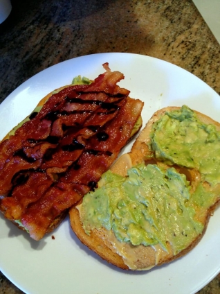 Tocino Balsámico De Aguacate Tostadas