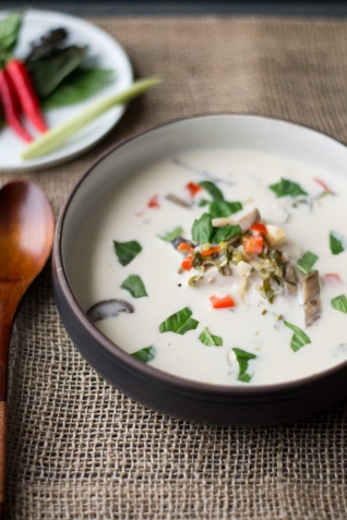 Tom Kha Gai – Sopa Tailandesa De Coco Y Pollo