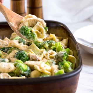Dijon Pollo Tortellini Alfredo