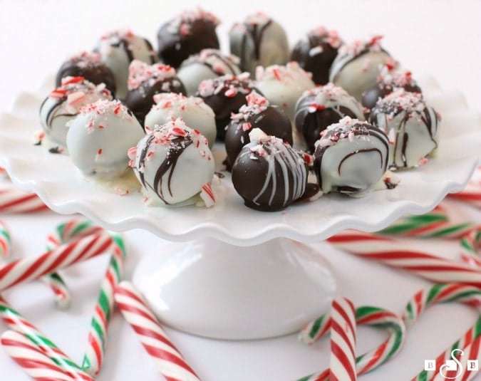 &iexcl;Las trufas son un gran regalo de vacaciones y estas no son una excepci&oacute;n! &iexcl;Los sabores de menta y chocolate son tan sabrosos juntos y siempre nos hacen querer m&aacute;s!