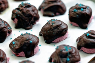Trufas De Chocolate Oscuro Crema De Fresa