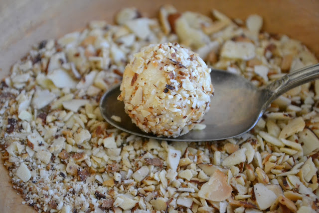 Truffes aux amandes grillées blanches