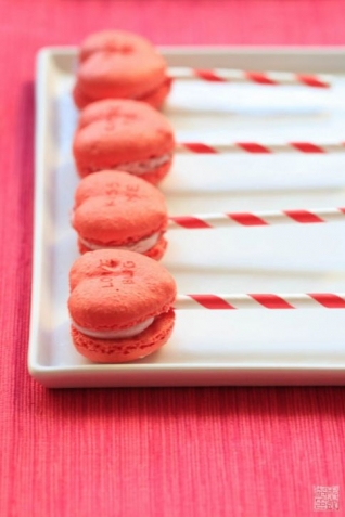 Otra toma sobre los enamorados: conversación Macarons del corazón