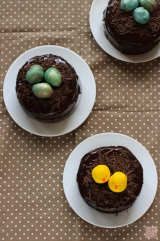 Un pastel de huevo de Pascua para Pascua