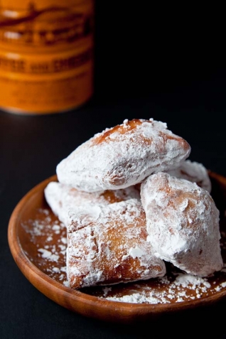 Un pequeño lote de BEIGNETS.