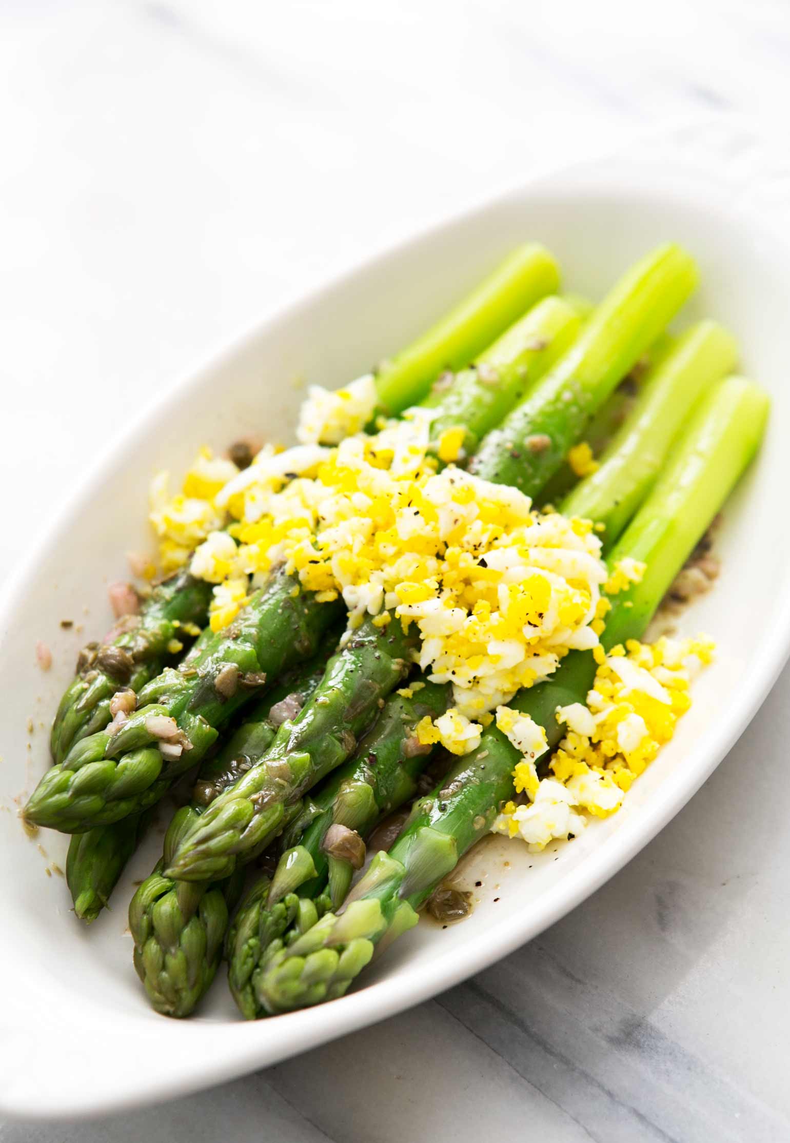 Vinaigrette aux asperges et aux câpres