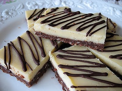 Barres aux amandes et au cheesecake