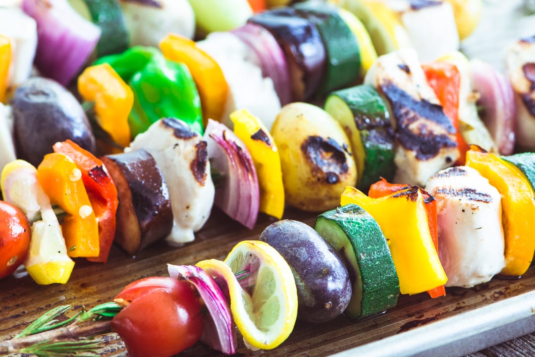 Brochetas de pollo al romero