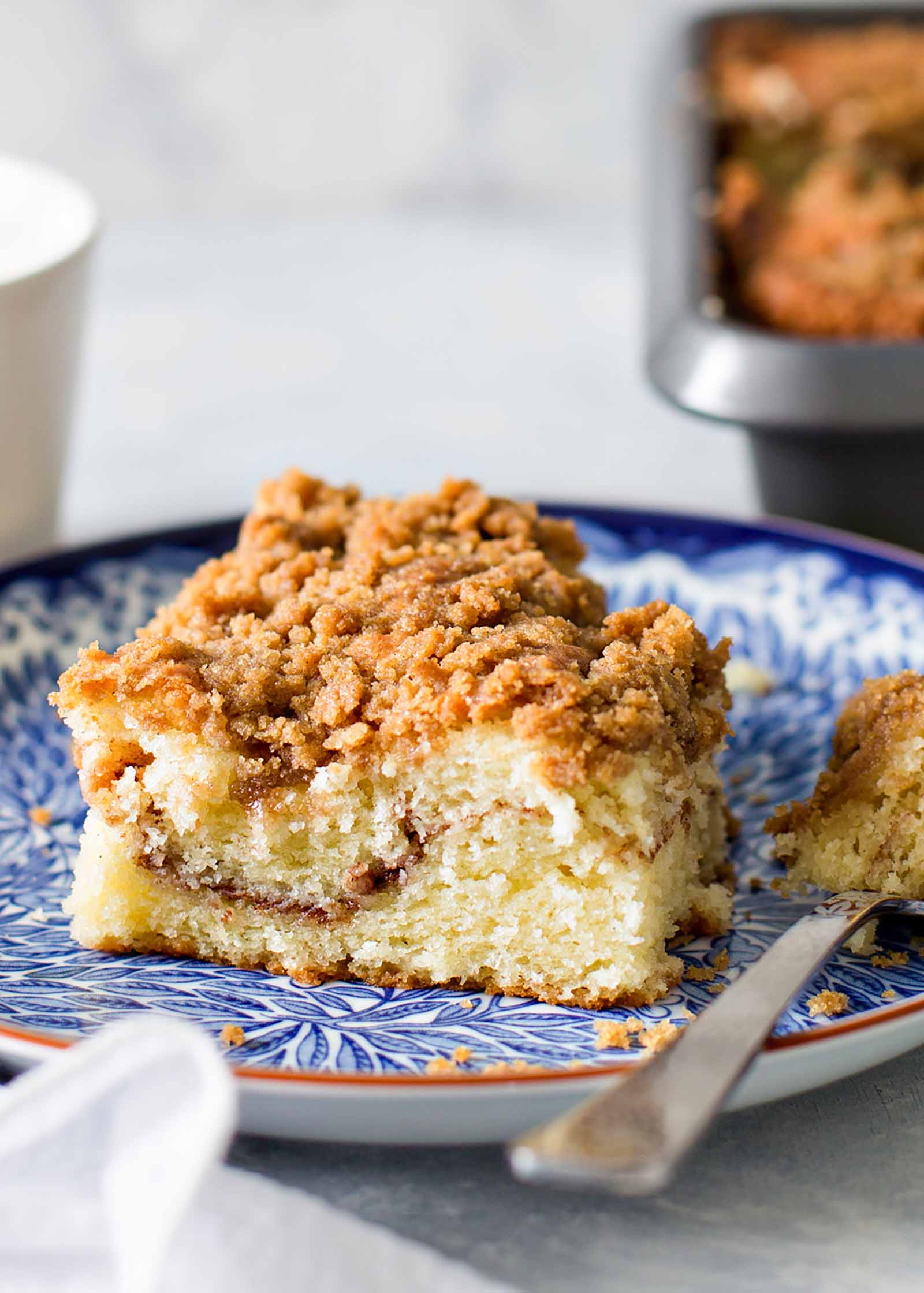 Recette de gâteau au café facile - gâteau au café sur la plaque bleue